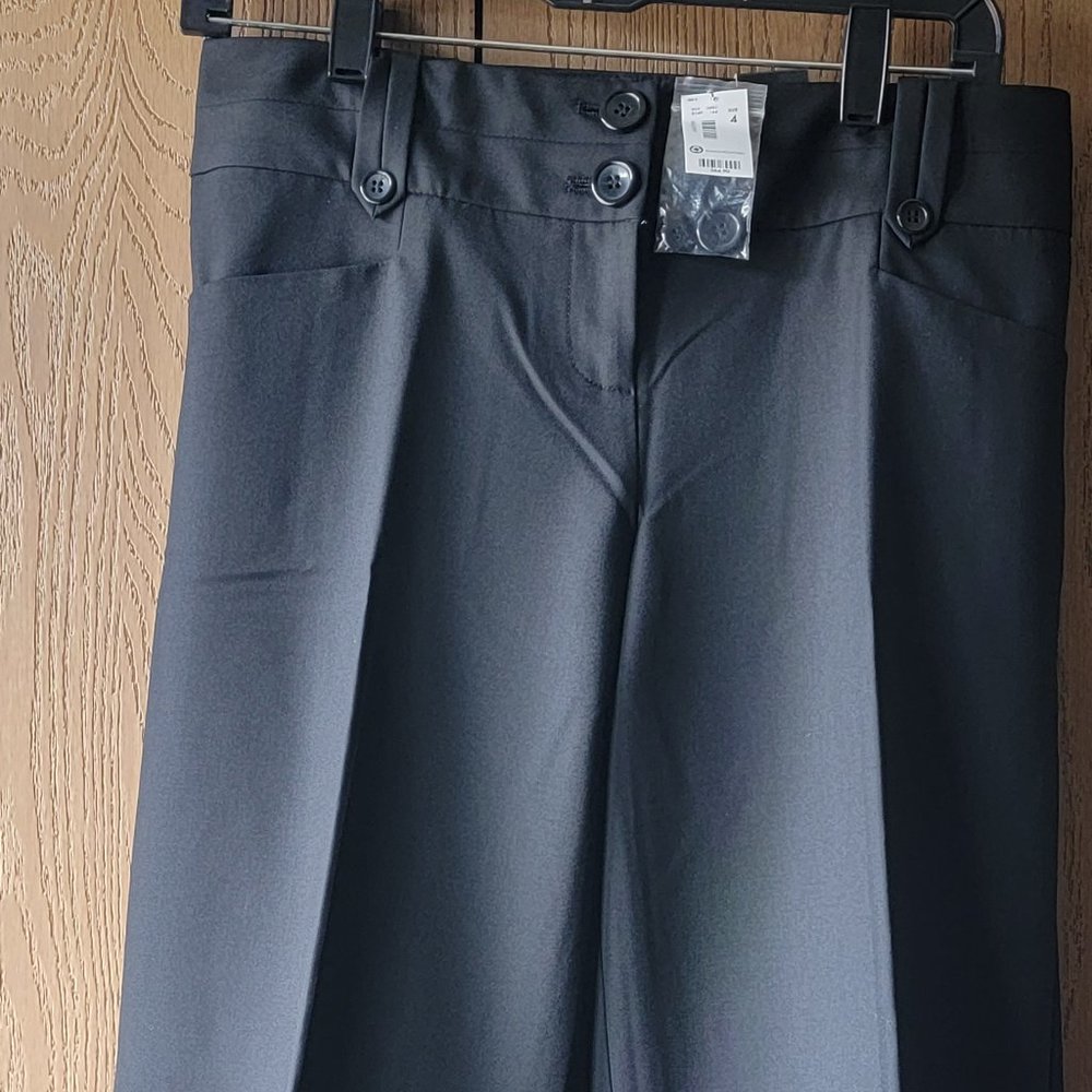 The Limited Cassidy Cropped Size 4R, New with tags